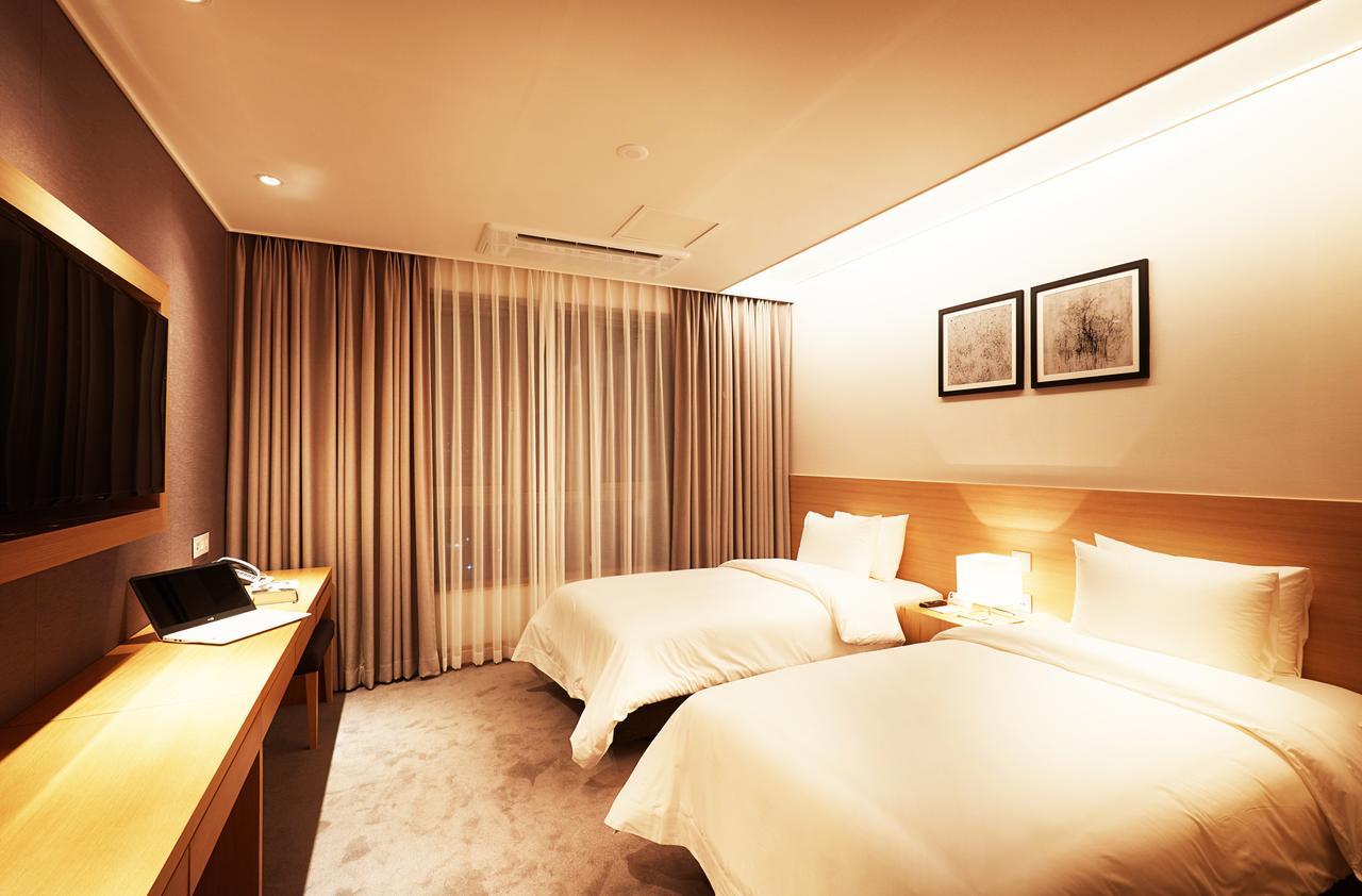 Osong H Hotel Sejong City Чеонджу Екстериор снимка