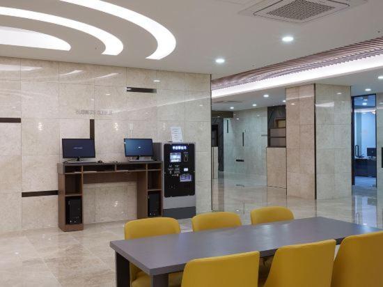 Osong H Hotel Sejong City Чеонджу Екстериор снимка